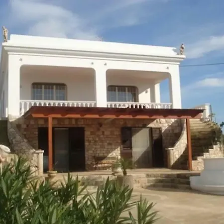 Felloniche Apartment *
